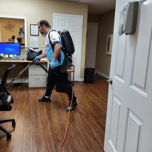 A Mop & a Mess - Photo 2