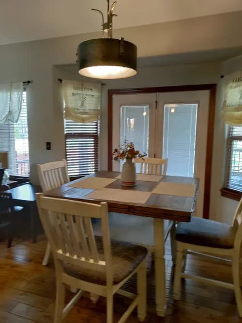 Jenny Maid's - Photo 2