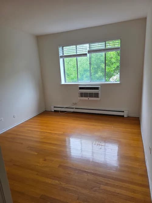 King of Maids - Photo 5