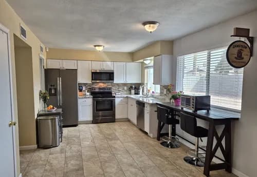 Lux Maid AZ - Photo 2