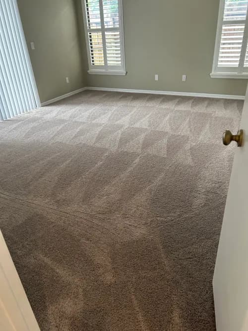 Maid to Clean - Photo 2