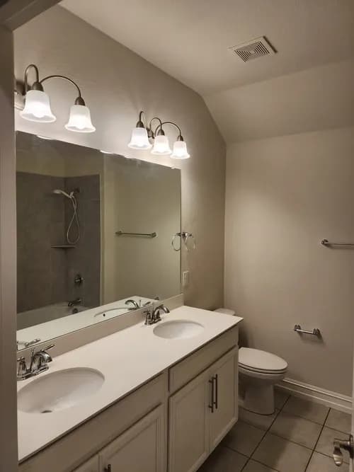 Modern Maids - Photo 2