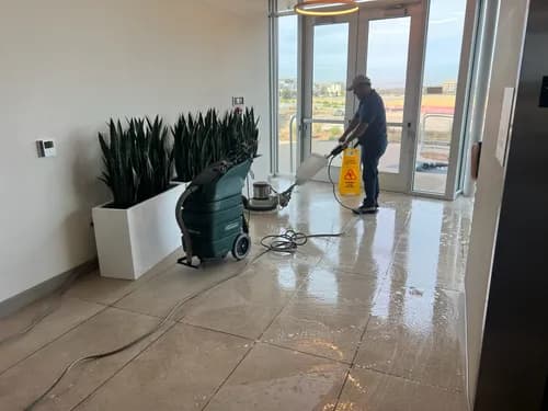 SD Janitor - Photo 4