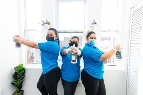 Super Maids - Photo 1