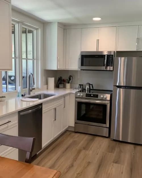 24/25 CLEANERS - Photo 2