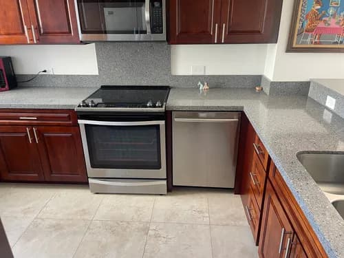 808 Dust Bunnies Cleaning Service - Photo 2