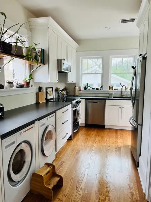 At Hand Cleaning Services - Photo 2