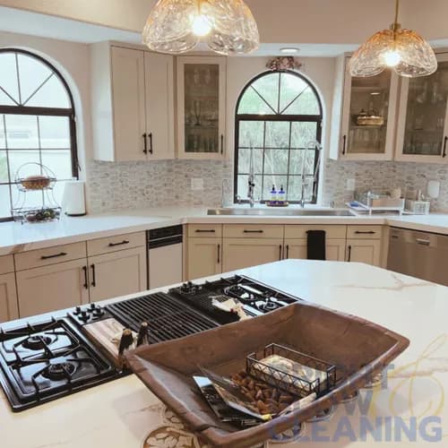 Bright & Glow Cleaning - Photo 1