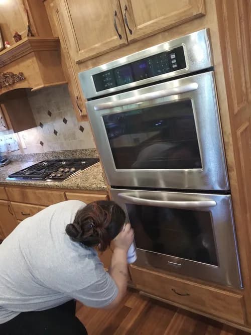 Carla & the girls cleaning llc - Photo 2