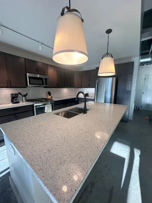 City of Good Maids - Photo 2