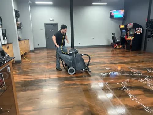 Clean Well Pro LLC - Commercial Cleaning Services in Portland