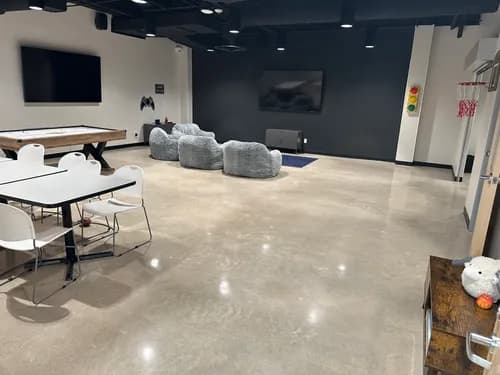 Cleanliness Janitorial Services