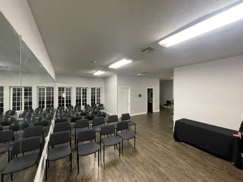 CleanWorks - Photo 2