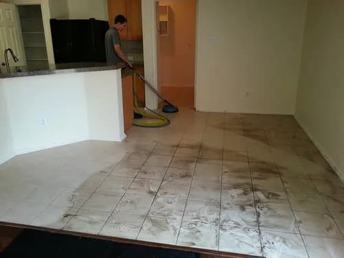 Cyclone Professional Cleaners - Photo 2