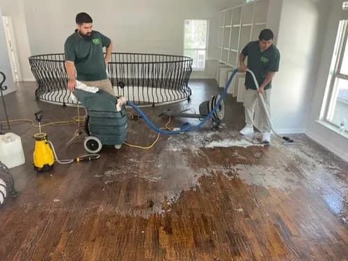 Cyclone Professional Cleaners - Photo 3