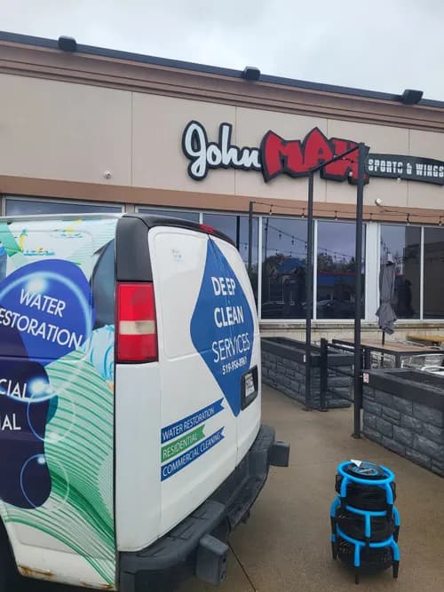 Deep Clean Services-Carpet Cleaning Windsor - Photo 1