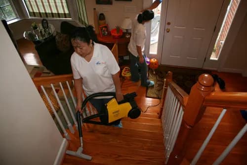DELCARE CLEANING - Photo 2