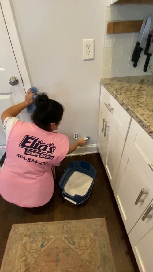 Elia's Cleaning Services - Photo 3