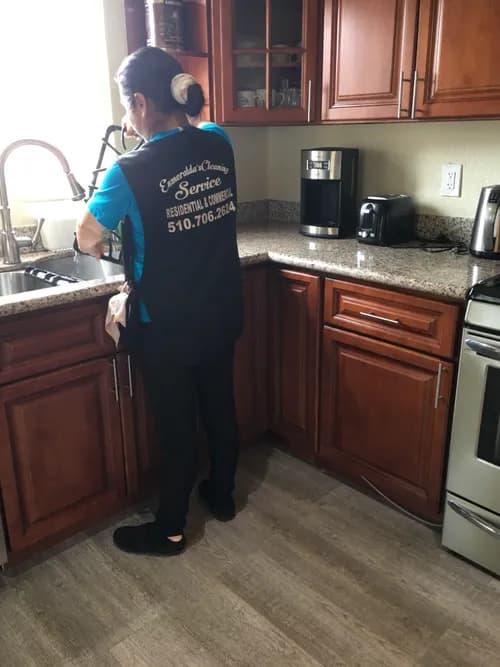 Esmeraldas'Cleaning Services LLC - Photo 2