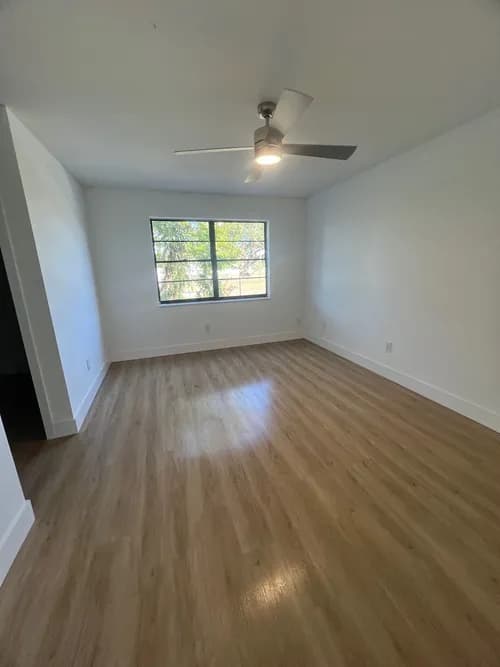 First Class Cleanings - Photo 2