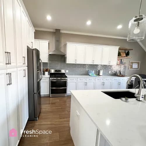 FreshSpace Cleaning Cleveland - Photo 3