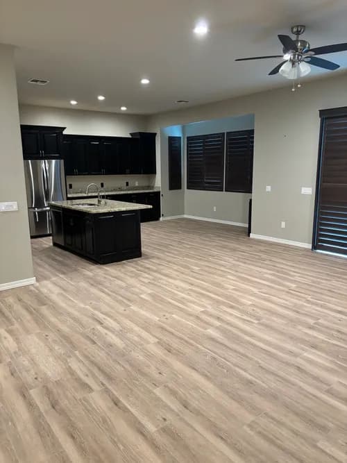 Golden Touch Squad - Photo 1