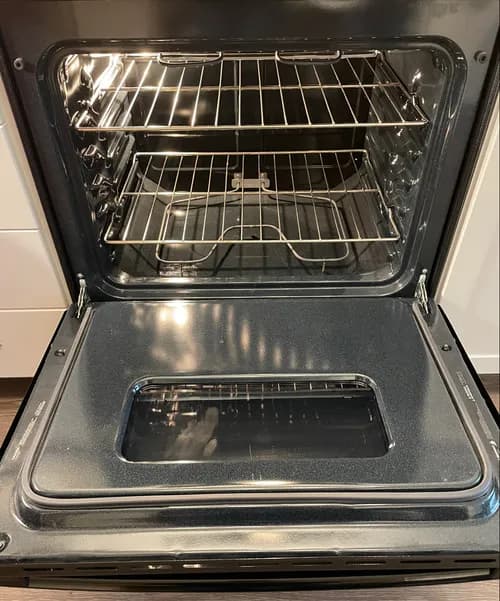 Holly cleaning service llc