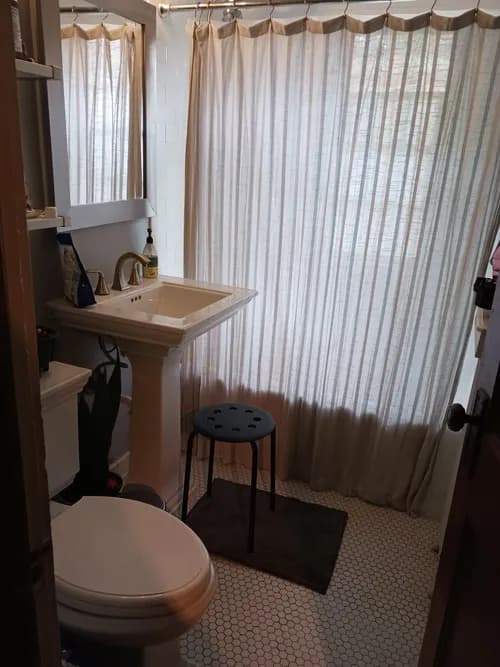 Hot Mess Housekeeping - Photo 2