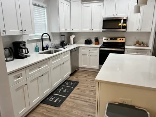 HQ cleaning services LLC