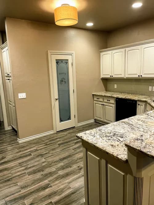 Jens Housekeeping - Photo 1