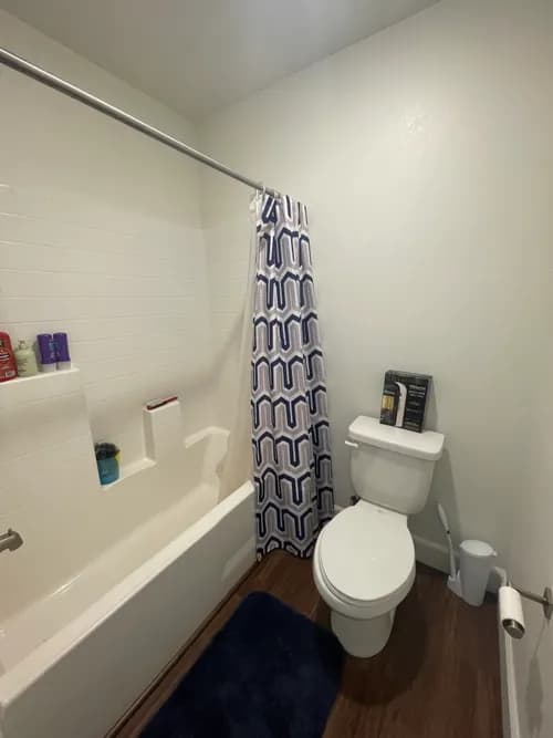 L H Cleaning Services - Photo 2