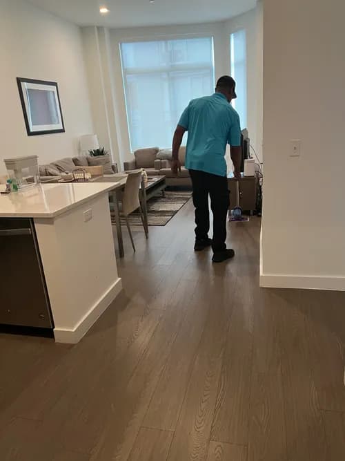 La's Just Right Cleaning & Painting Services LLC