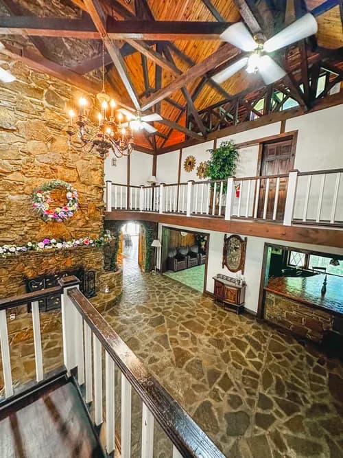 Latina's House Cleaning