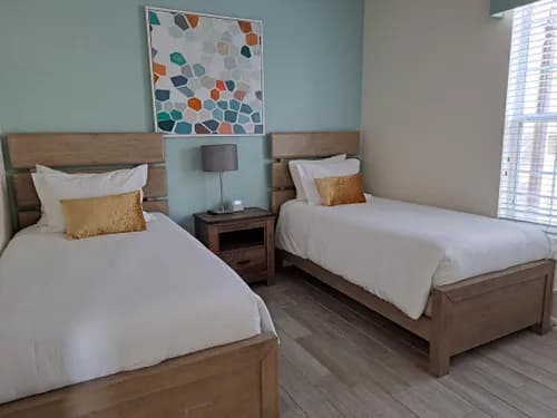 Luxx Cleaning Services LLC