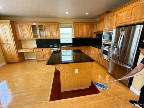 Maria and Maria Cleaning