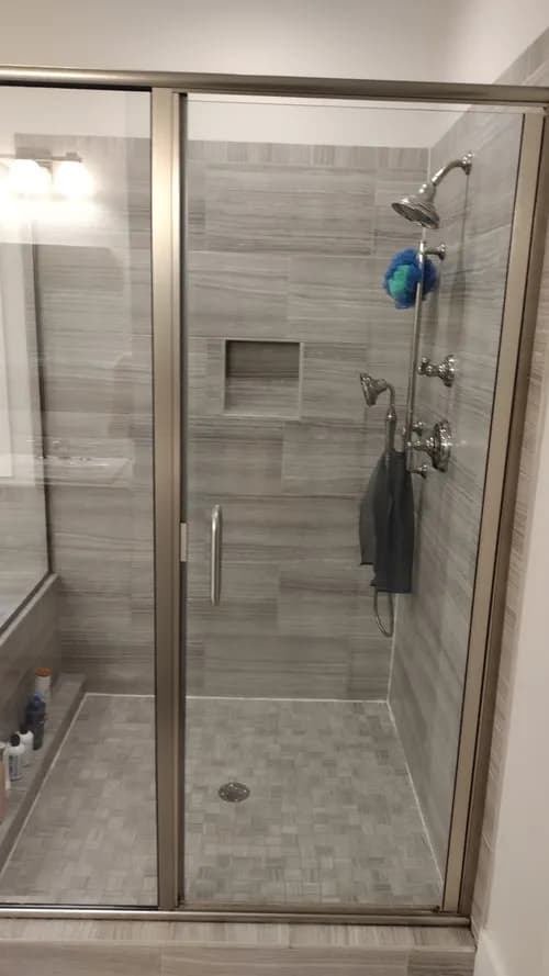 Maximo cleaning house