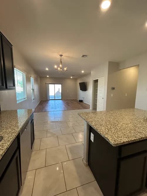 McCarthy Maids - Photo 3