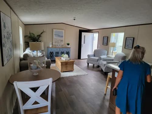 Mighty Mo Maids cleaning service - Photo 3