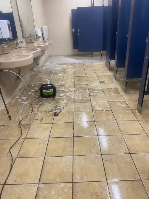 Mommy & Me Cleaning Service - Photo 3