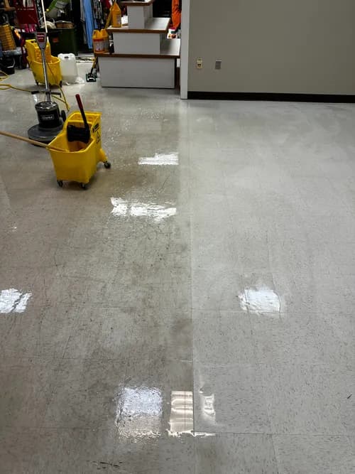 Monley's Cleaners - Photo 4