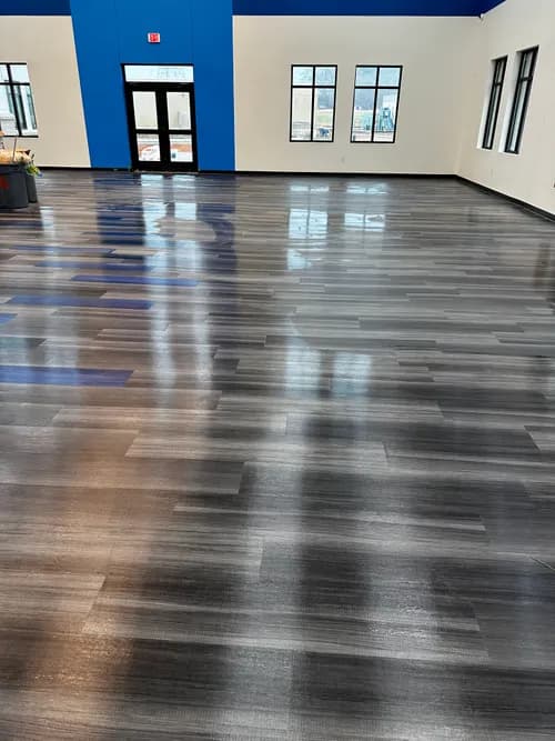 Monley's Cleaners - Photo 1