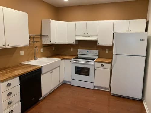 Moon’s Cleaning Solutions - Photo 2