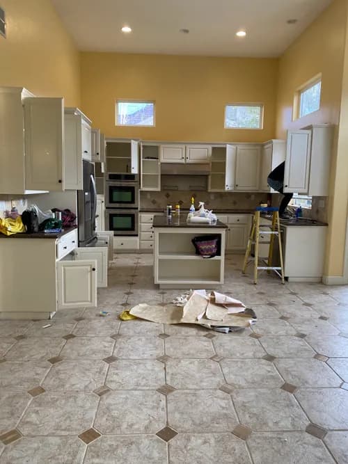 Norma’s house cleaning - Photo 3