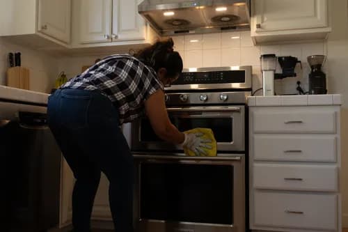 Not Your Average Cleaners - Photo 3