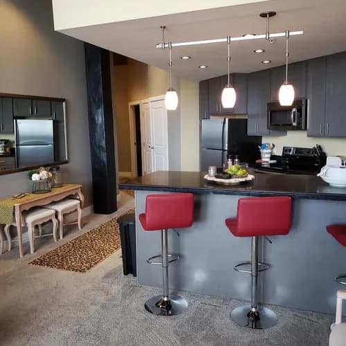 Paid 2 Maid Cleaning Service - Photo 1