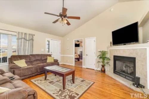 Queen Lilly's Cleaning Services LLC - Photo 3