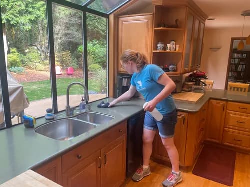 Rain City Maids of Bellevue - Photo 2