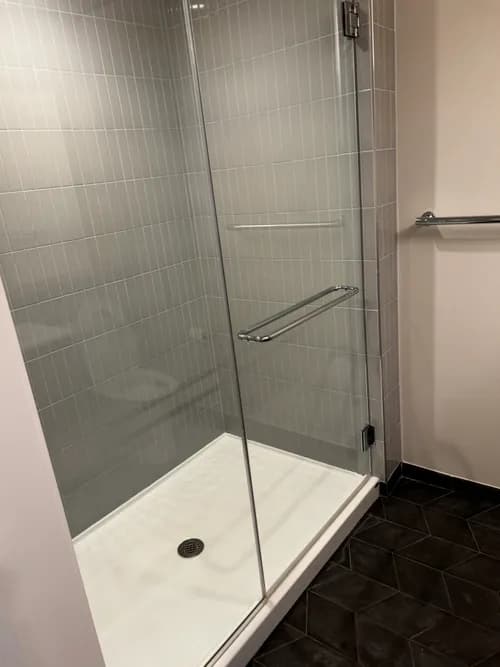 Royal Hive Cleaning - Photo 1