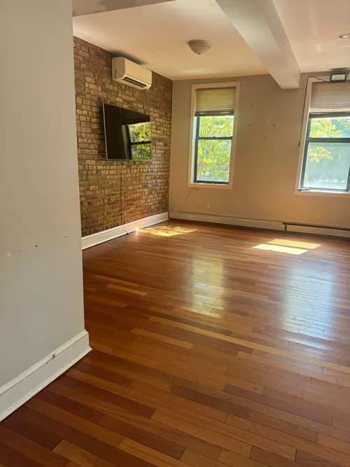 Shiny Cleaning Agency - Photo 1