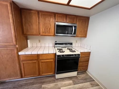 Sierra Nevada Maids - Photo 2